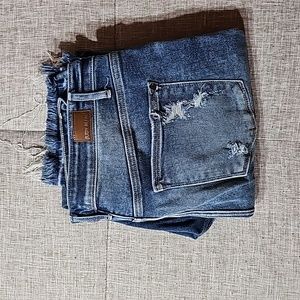 Judy Blue straight fit, factory distressed